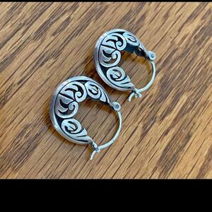 RARE Silpada Sterling Silver Filigree Open Hoop Huggie Post Earrings P1126